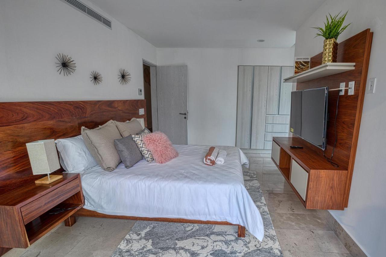 Astonishing Condo With Balcony In A Private Complex With Pool And Gym 신데 델 카르멘 외부 사진